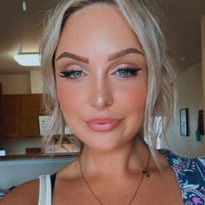 Meet your Posher, Ashlee